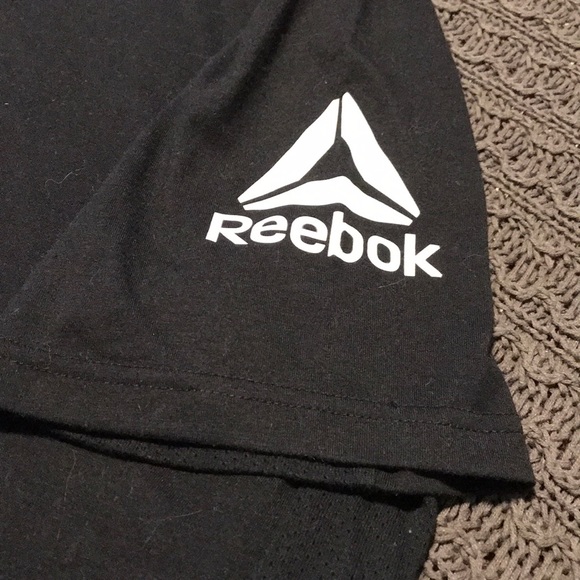 Reebok t-shirt 😈 - Picture 2 of 2
